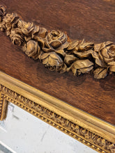 Charger l&#39;image dans la galerie, Trumeau XIXe de style Louis XVI avec médaillon et guirlandes
