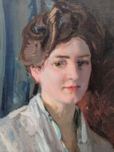 Charger l'image dans la galerie, Claudio Castelucho y Diana (1870-1927) Femme assise tenant une rose
