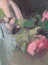Charger l'image dans la galerie, Claudio Castelucho y Diana (1870-1927) Femme assise tenant une rose
