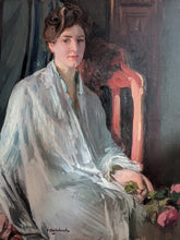 Charger l'image dans la galerie, Claudio Castelucho y Diana (1870-1927) Femme assise tenant une rose
