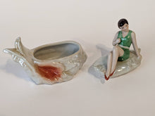 Charger l&#39;image dans la galerie, Boîte figurine porcelaine type baigneuse vers 1920
