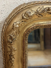 Charger l&#39;image dans la galerie, Grand miroir ancien dorure à la feuille d’or Epoque XIXe
