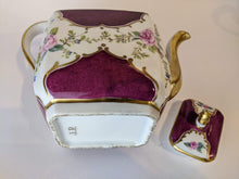 Charger l&#39;image dans la galerie, Théière XIXe porcelaine de Paris Louis Philippe monogramme J.P
